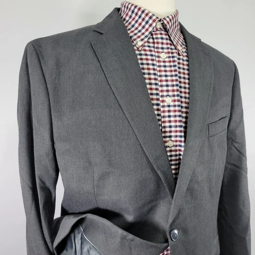 Van Heusen Men's Sport Coat Blazer Two Button Gray‎ Polyester Blend Size 46R